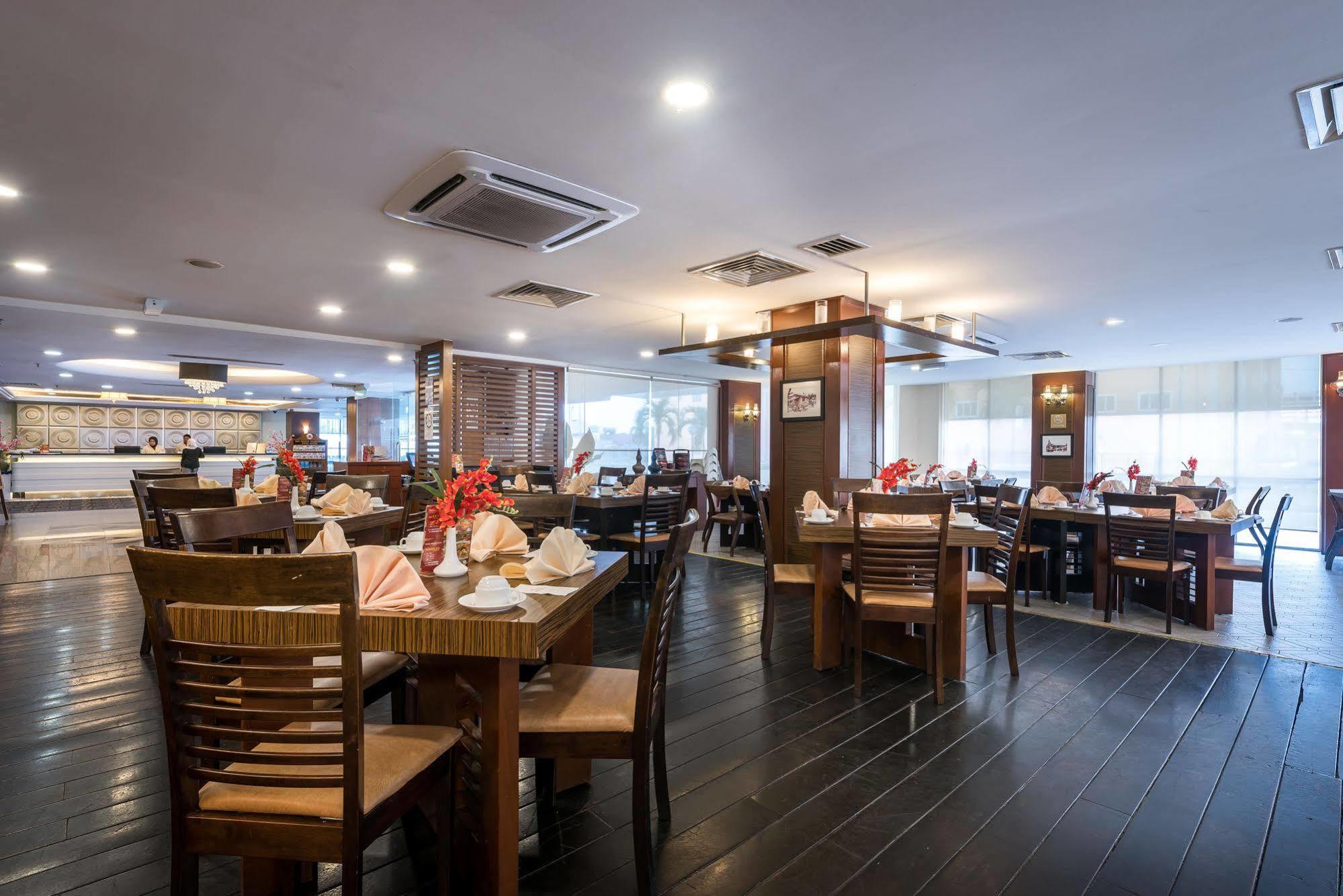 Sentral Riverview Hotel