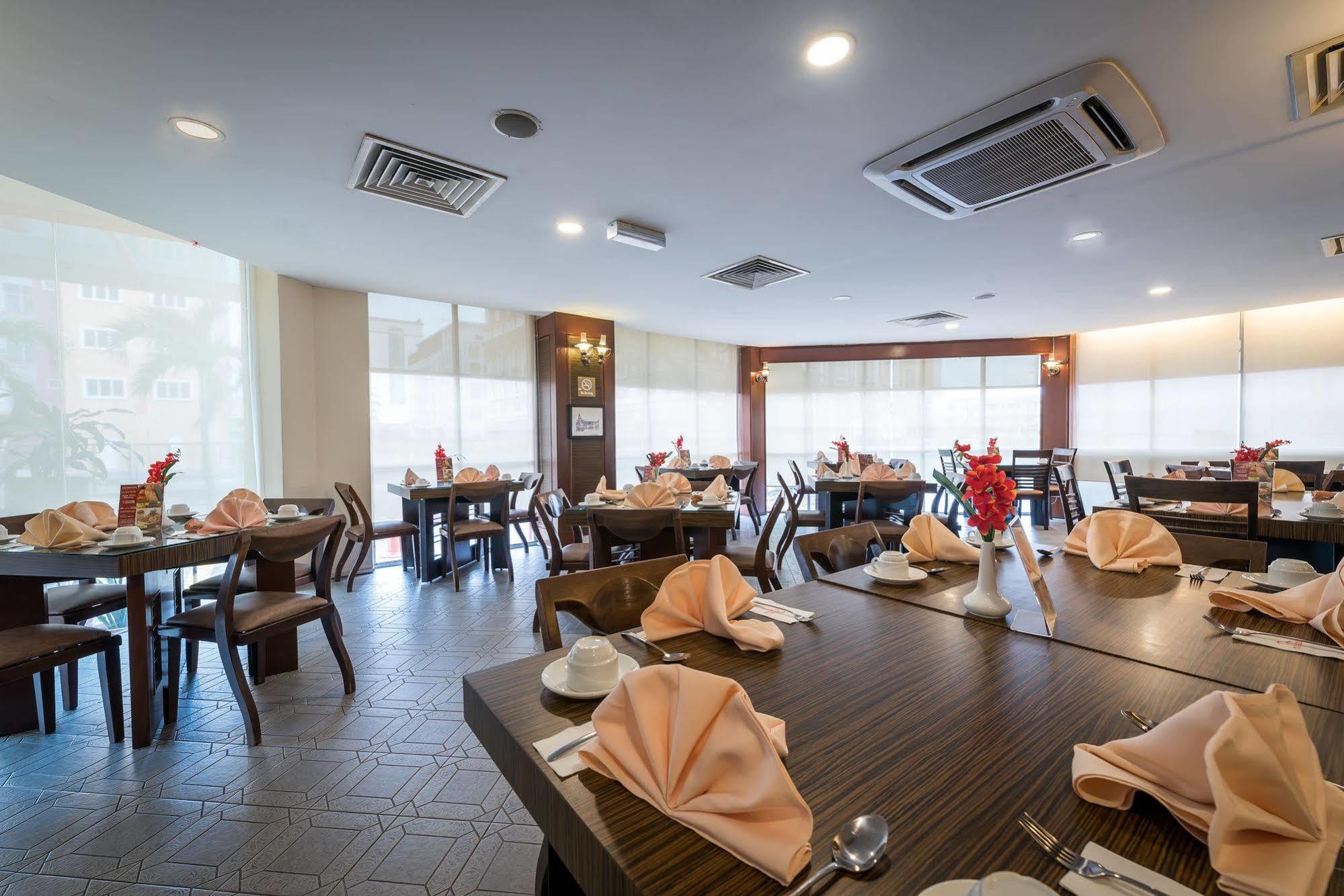 Sentral Riverview Hotel